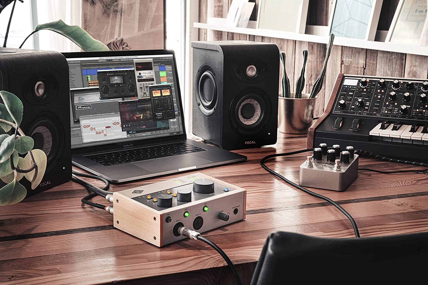UA Volt 1 USB Audio Interface for recording, podcasting, and streaming with essential audio software, including $400 in UAD - Image 17