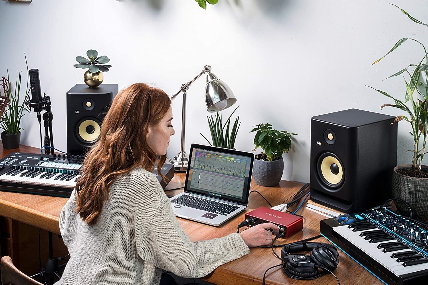 Focusrite Scarlett Solo Studio 3rd Gen USB Audio Interface Bundle for the Guitarist, Vocalist or Producer with Condenser - Image 8