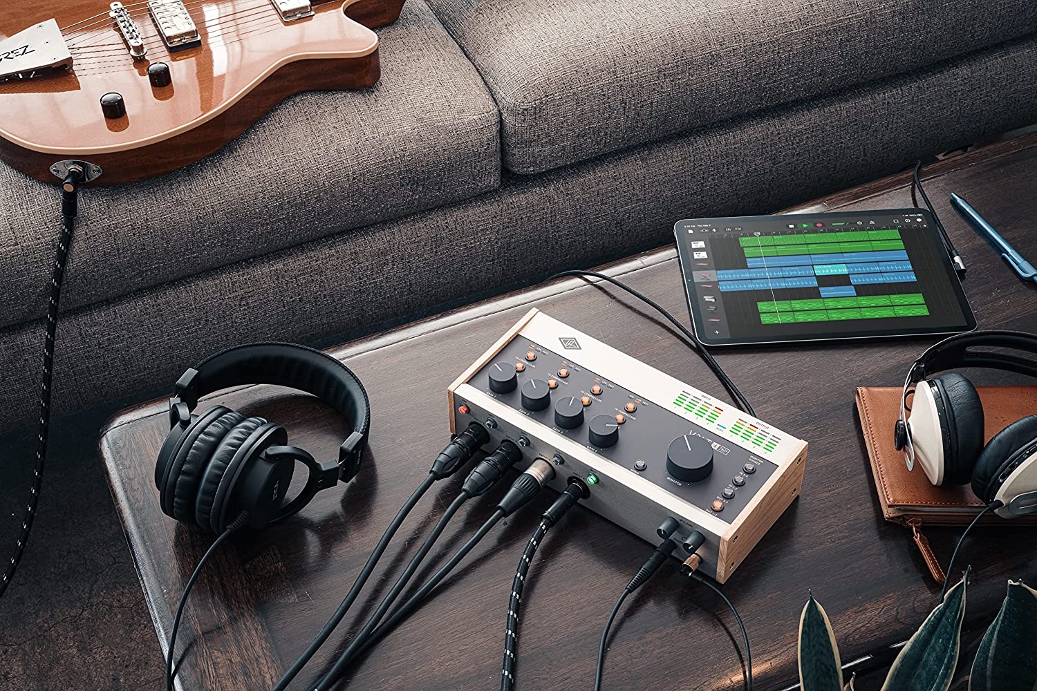 UA Volt 1 USB Audio Interface for recording, podcasting, and streaming with essential audio software, including $400 in UAD - Image 5