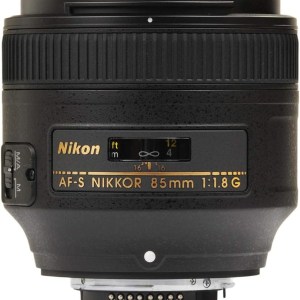 Nikon AF FX NIKKOR 85mm f/1.8G Fixed Lens with Auto Focus for Nikon DSLR Cameras